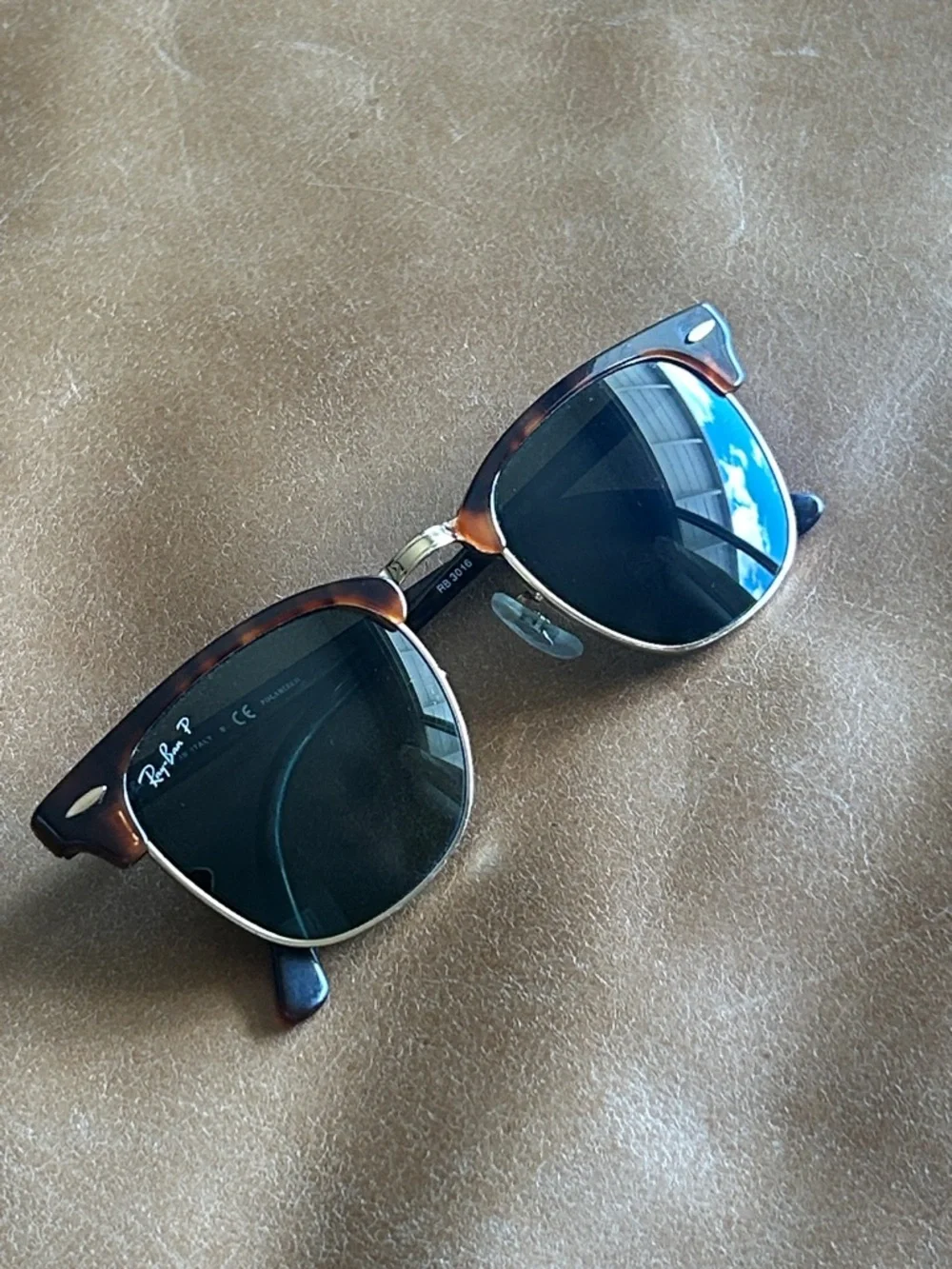 Ray-Ban RB3016 Clubmaster Polarized Sunglasses Havana Gold 51-21 w/ Case